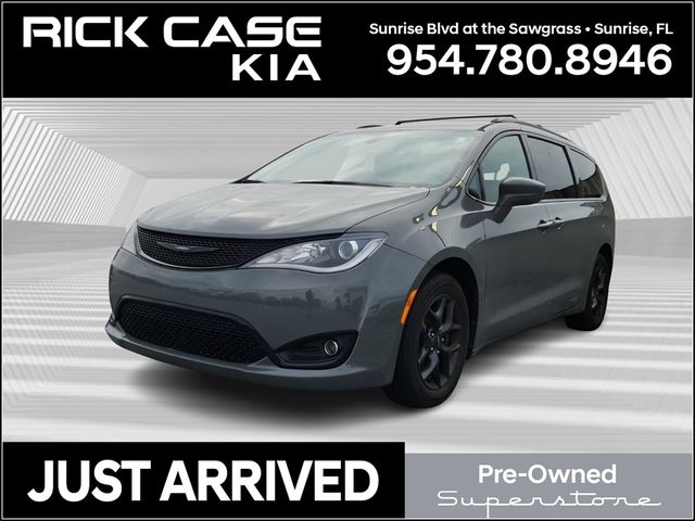 2020 Chrysler Pacifica Touring-L Plus