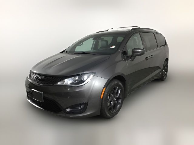 2020 Chrysler Pacifica Touring-L Plus