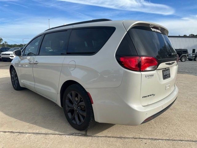 2020 Chrysler Pacifica Touring-L Plus