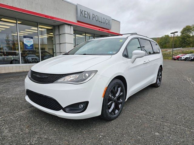 2020 Chrysler Pacifica Touring-L Plus