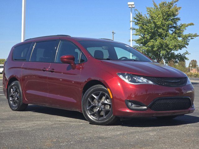 2020 Chrysler Pacifica Touring-L Plus