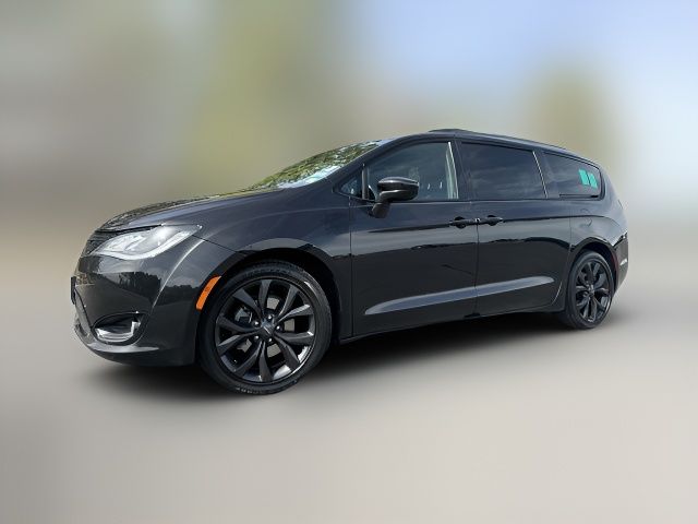 2020 Chrysler Pacifica Touring-L Plus