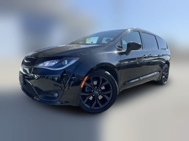 2020 Chrysler Pacifica Touring-L Plus