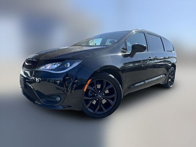 2020 Chrysler Pacifica Touring-L Plus