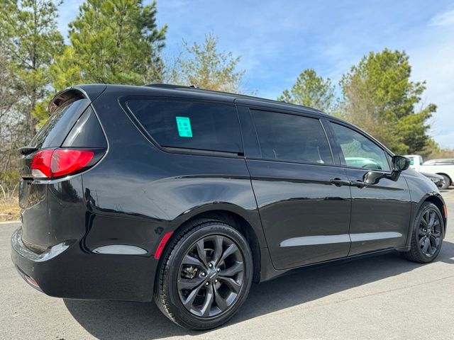 2020 Chrysler Pacifica Touring-L Plus