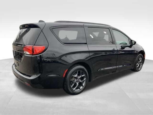 2020 Chrysler Pacifica Touring-L Plus