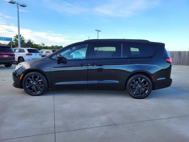 2020 Chrysler Pacifica Touring-L Plus