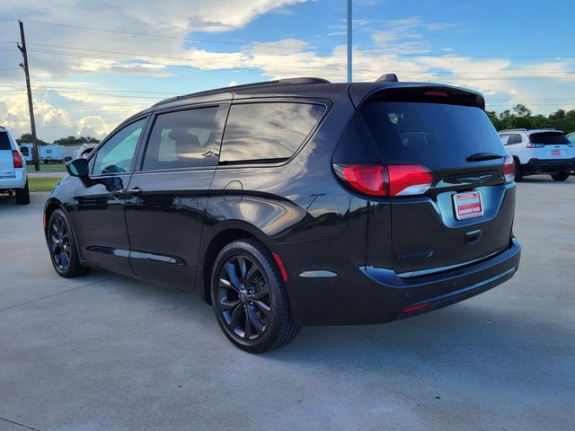 2020 Chrysler Pacifica Touring-L Plus