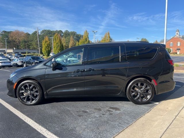 2020 Chrysler Pacifica Touring-L Plus