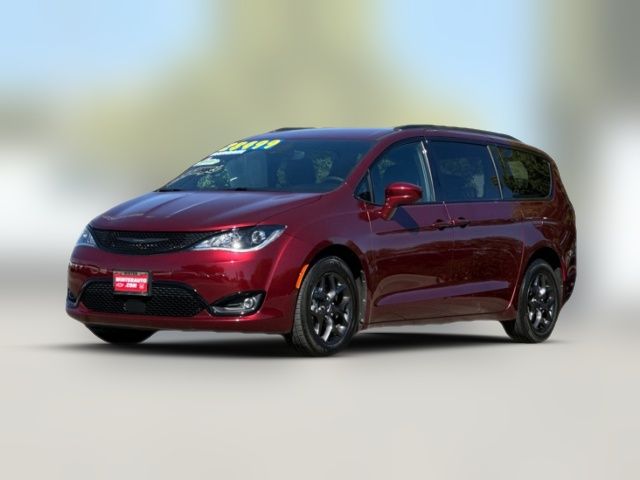 2020 Chrysler Pacifica Touring-L Plus