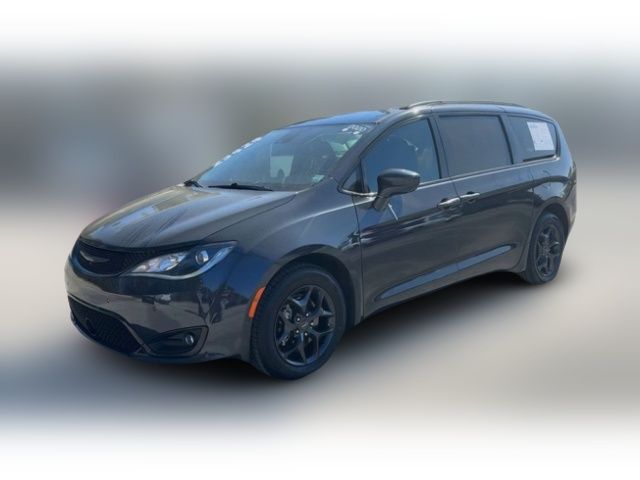 2020 Chrysler Pacifica Touring-L Plus