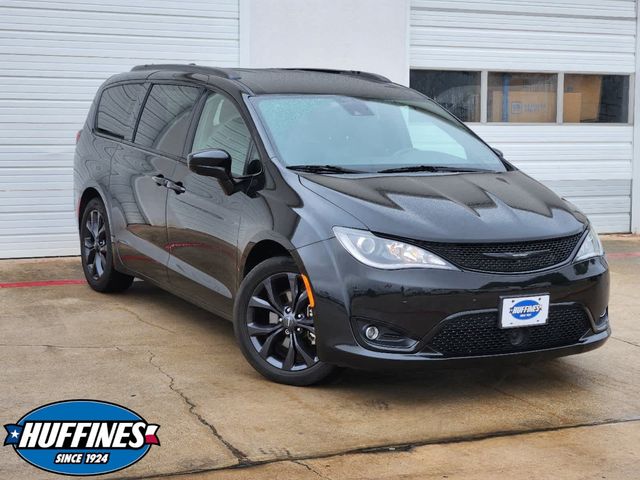 2020 Chrysler Pacifica Touring-L Plus