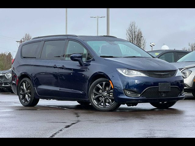 2020 Chrysler Pacifica Touring-L Plus