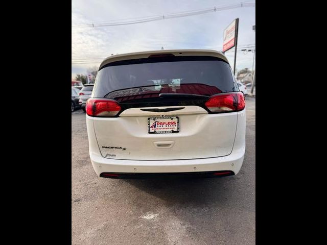 2020 Chrysler Pacifica Touring