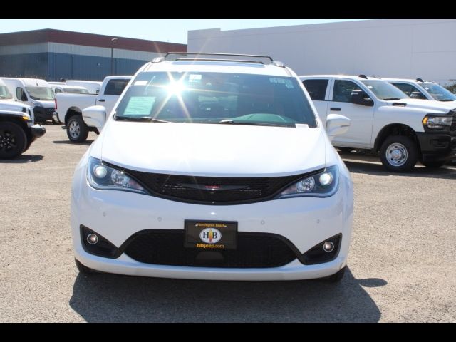 2020 Chrysler Pacifica Hybrid Red S