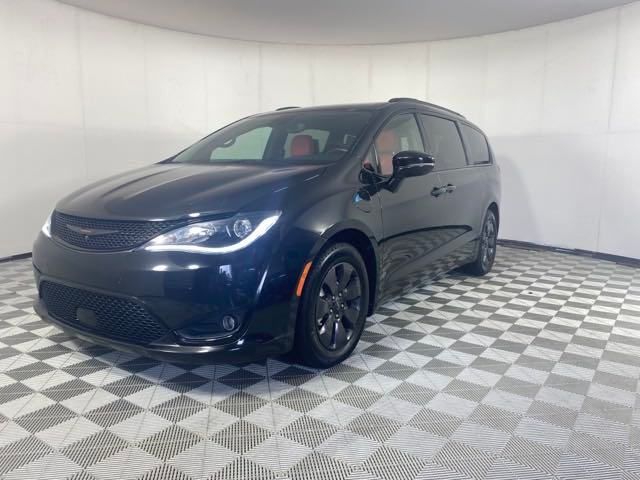 2020 Chrysler Pacifica Hybrid Red S