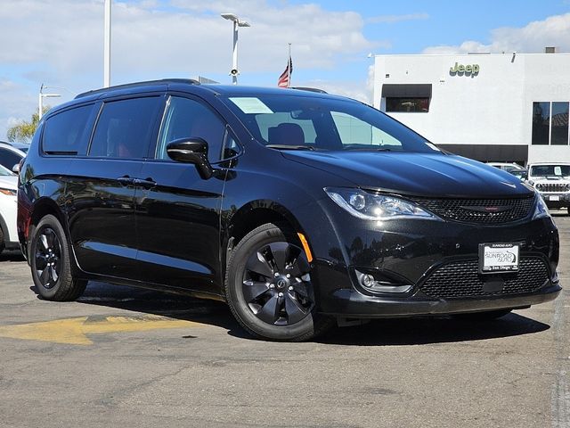 2020 Chrysler Pacifica Hybrid Red S