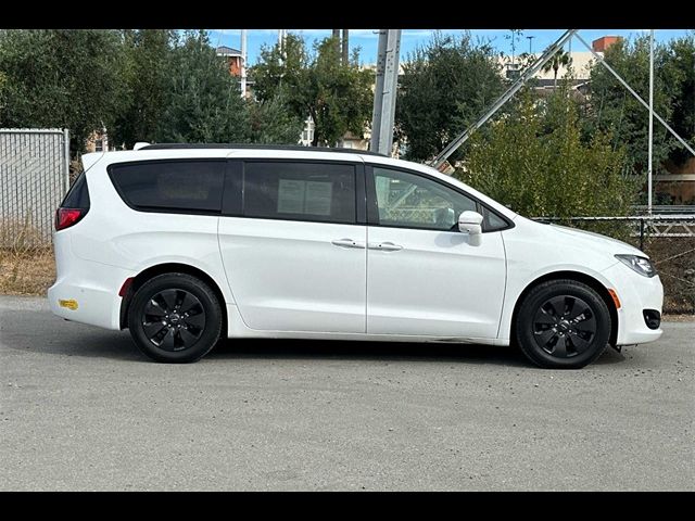 2020 Chrysler Pacifica Hybrid Limited