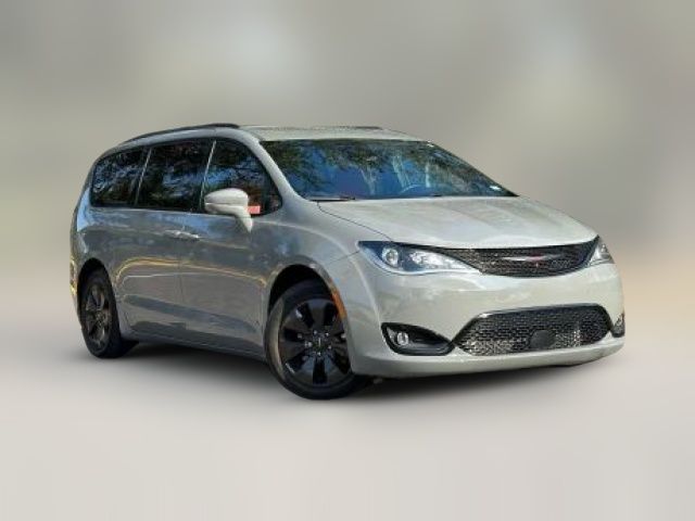 2020 Chrysler Pacifica Hybrid Red S