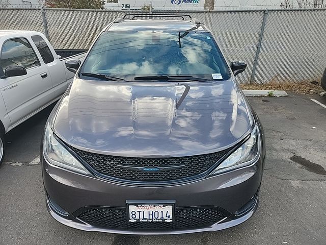 2020 Chrysler Pacifica Hybrid Touring L