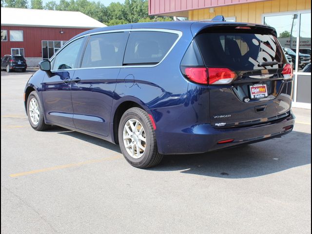 2020 Chrysler Voyager LX