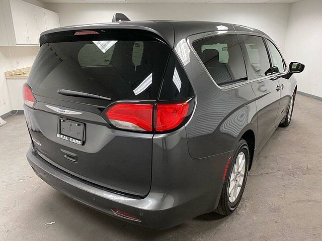 2020 Chrysler Voyager LX