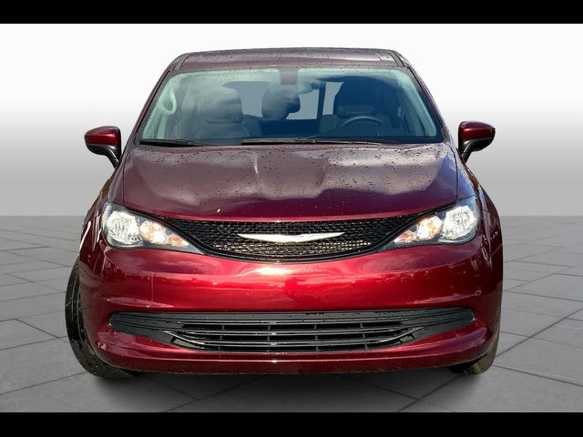 2020 Chrysler Voyager L