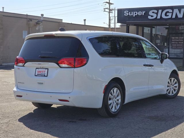 2020 Chrysler Voyager L