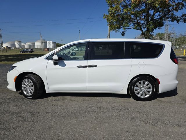 2020 Chrysler Voyager L