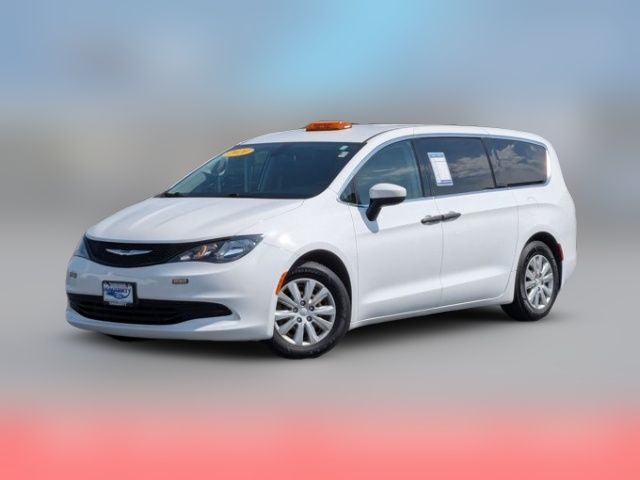 2020 Chrysler Voyager L