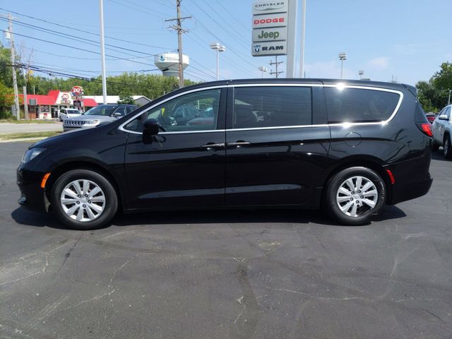 2020 Chrysler Voyager L