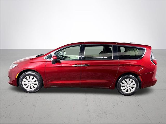 2020 Chrysler Voyager L