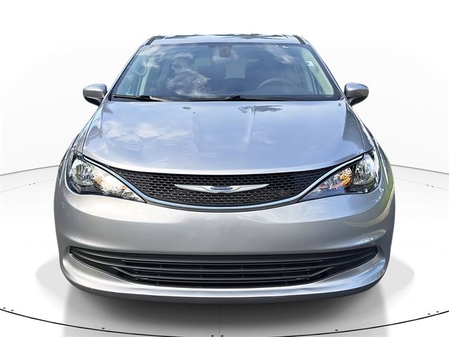 2020 Chrysler Voyager L