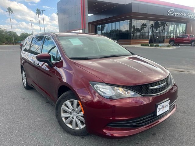 2020 Chrysler Voyager L