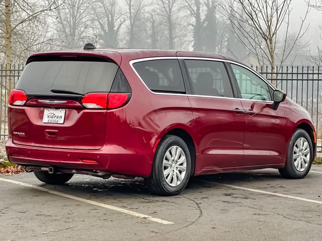 2020 Chrysler Voyager L