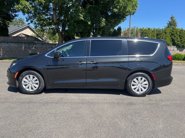 2020 Chrysler Voyager L