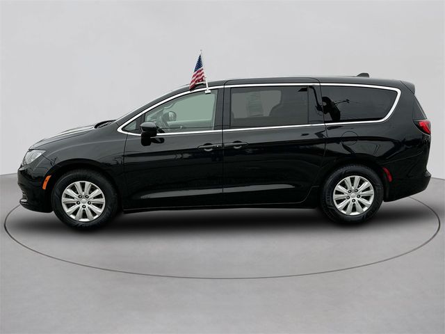 2020 Chrysler Voyager L