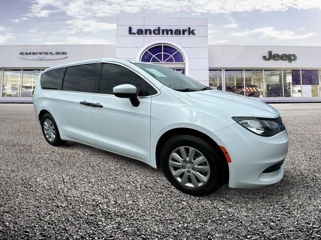 2020 Chrysler Voyager L