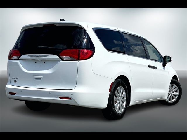 2020 Chrysler Voyager L