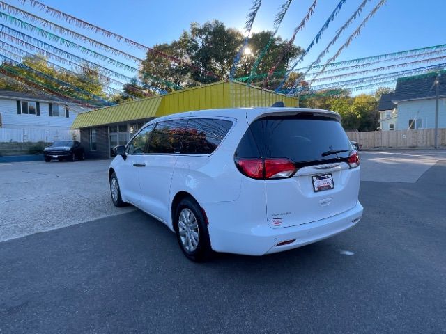 2020 Chrysler Voyager L