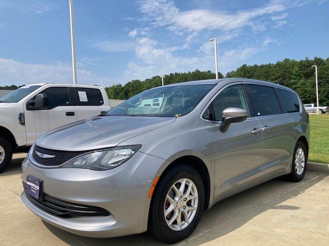 2020 Chrysler Voyager LX