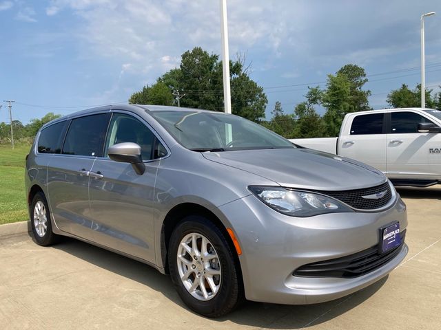 2020 Chrysler Voyager LX