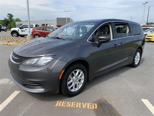 2020 Chrysler Voyager LX