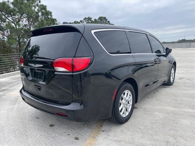 2020 Chrysler Voyager LX