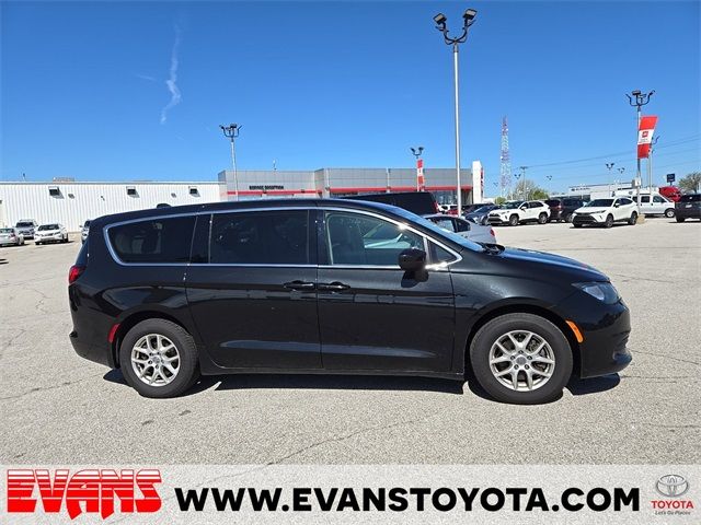 2020 Chrysler Voyager LX