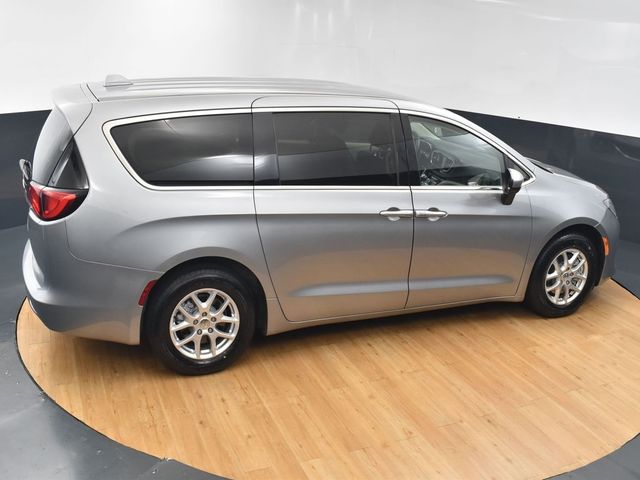 2020 Chrysler Voyager LX