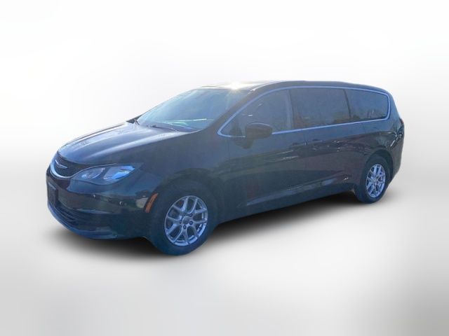 2020 Chrysler Voyager LX