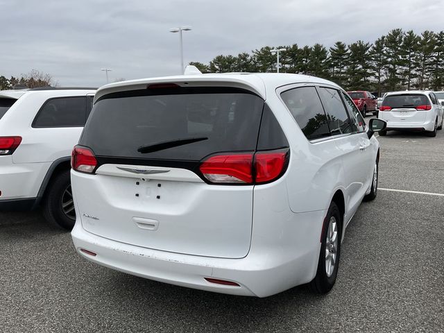 2020 Chrysler Voyager LX