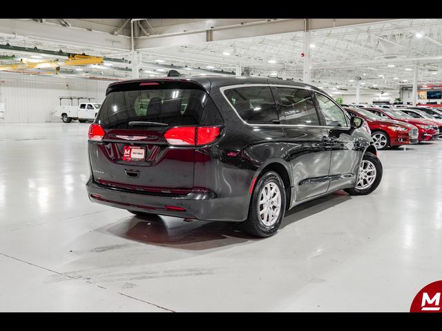 2020 Chrysler Voyager LX