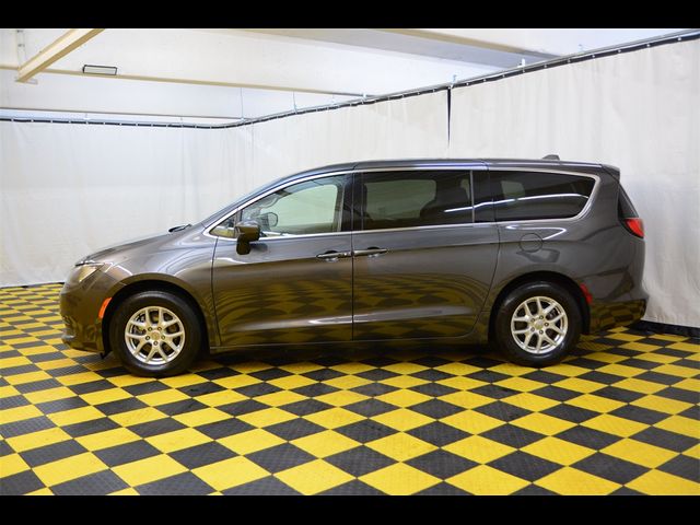 2020 Chrysler Voyager LX